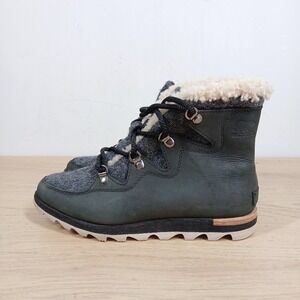 Sorel Winter Boots in Charcoal and Cream